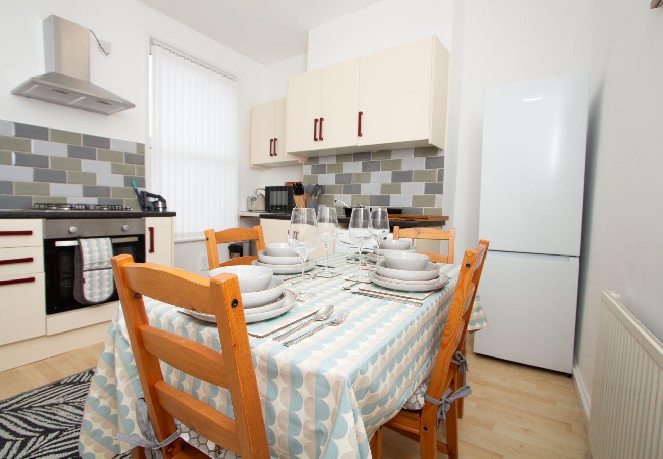 Apartment in Liverpool - Cosy 2BR Flat Near Anfield & Goodison Park, Liverpool