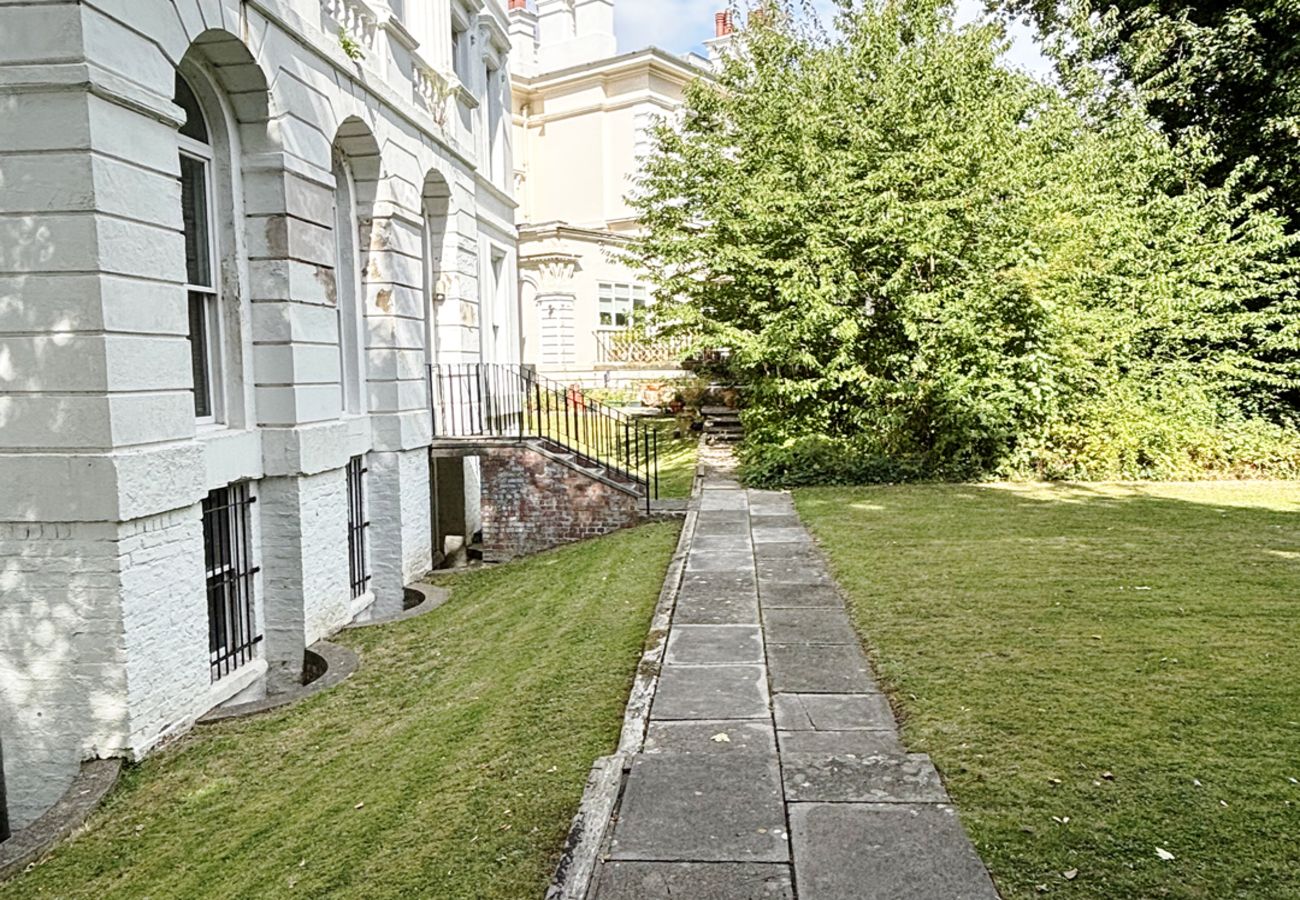Studio in Liverpool - Cosy Flat Near City Centre & Princess Park