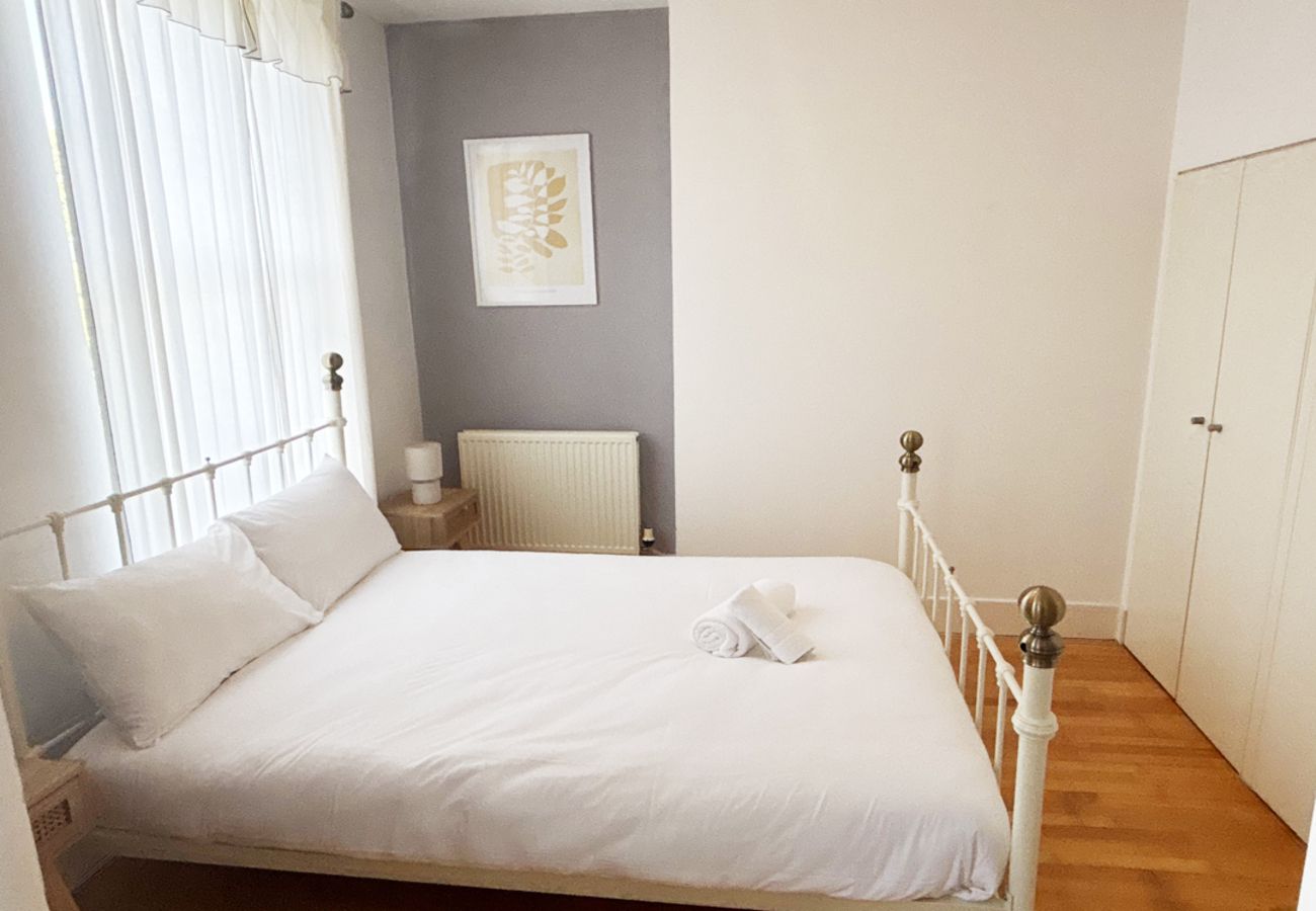 Apartment in Liverpool - Cosy Flat Near City Centre & Princess Park