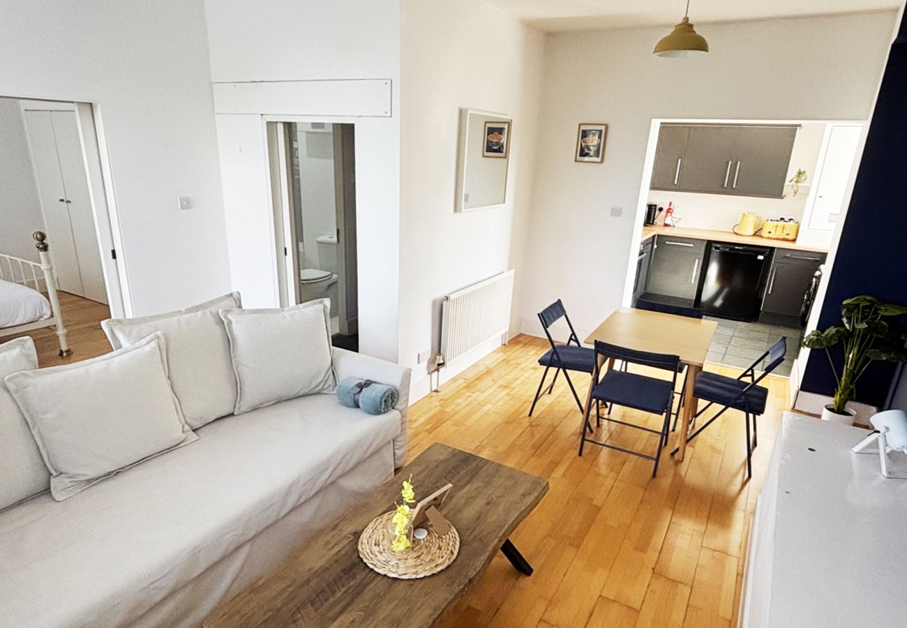 Apartment in Liverpool - Cosy Flat Near City Centre & Princess Park