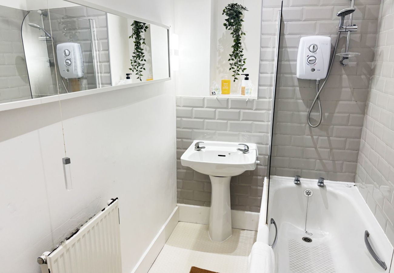 Apartment in Liverpool - Cosy Flat Near City Centre & Princess Park