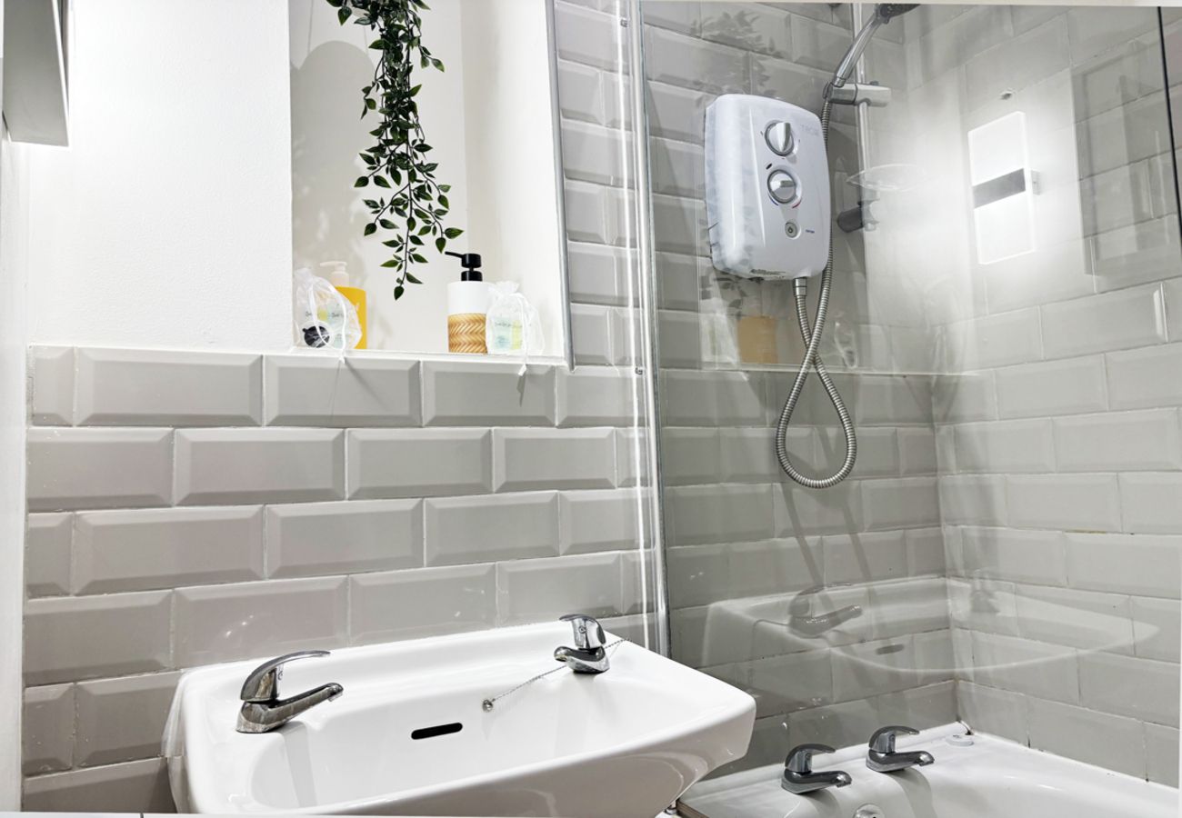 Apartment in Liverpool - Cosy Flat Near City Centre & Princess Park