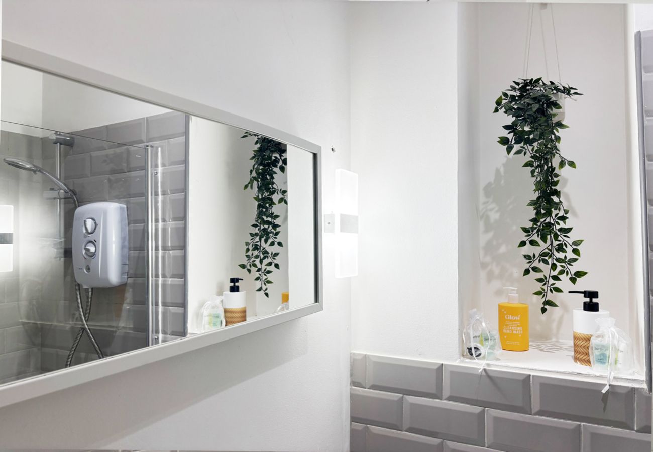 Apartment in Liverpool - Cosy Flat Near City Centre & Princess Park