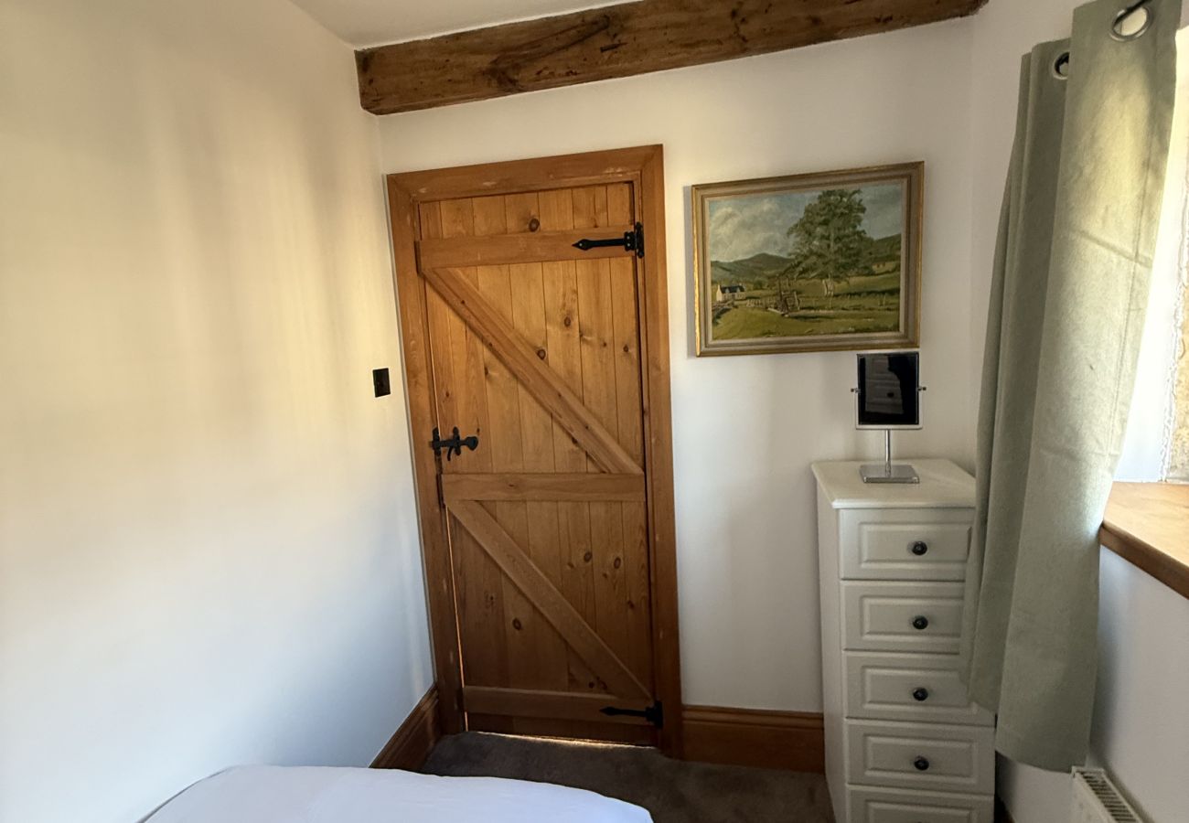 House in Halifax - Bradshaw Cosy 2BR Retreat - Free Parking!