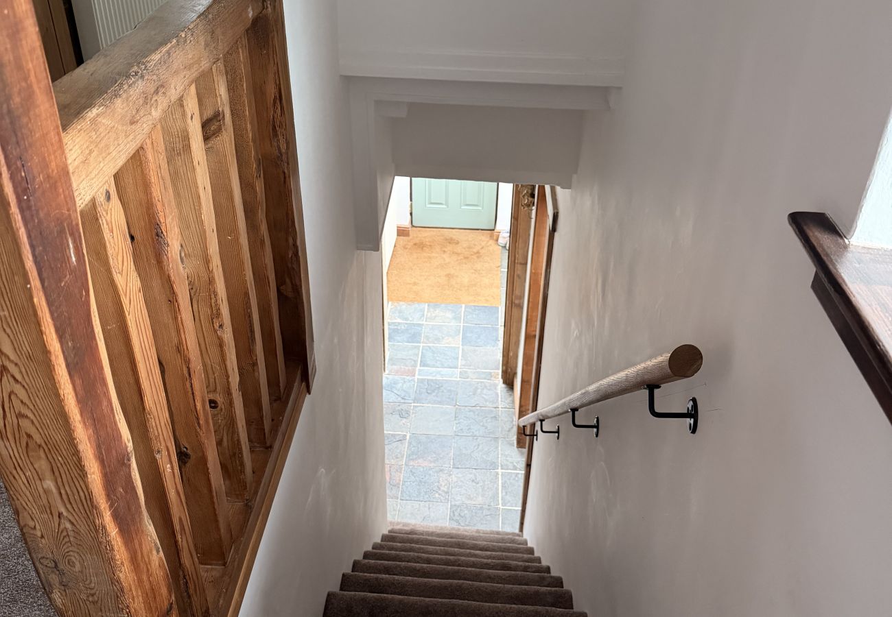 House in Halifax - Bradshaw Cosy 2BR Retreat - Free Parking!