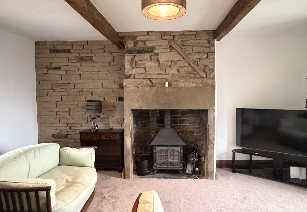 House in Halifax - Bradshaw Cosy 2BR Retreat - Free Parking!