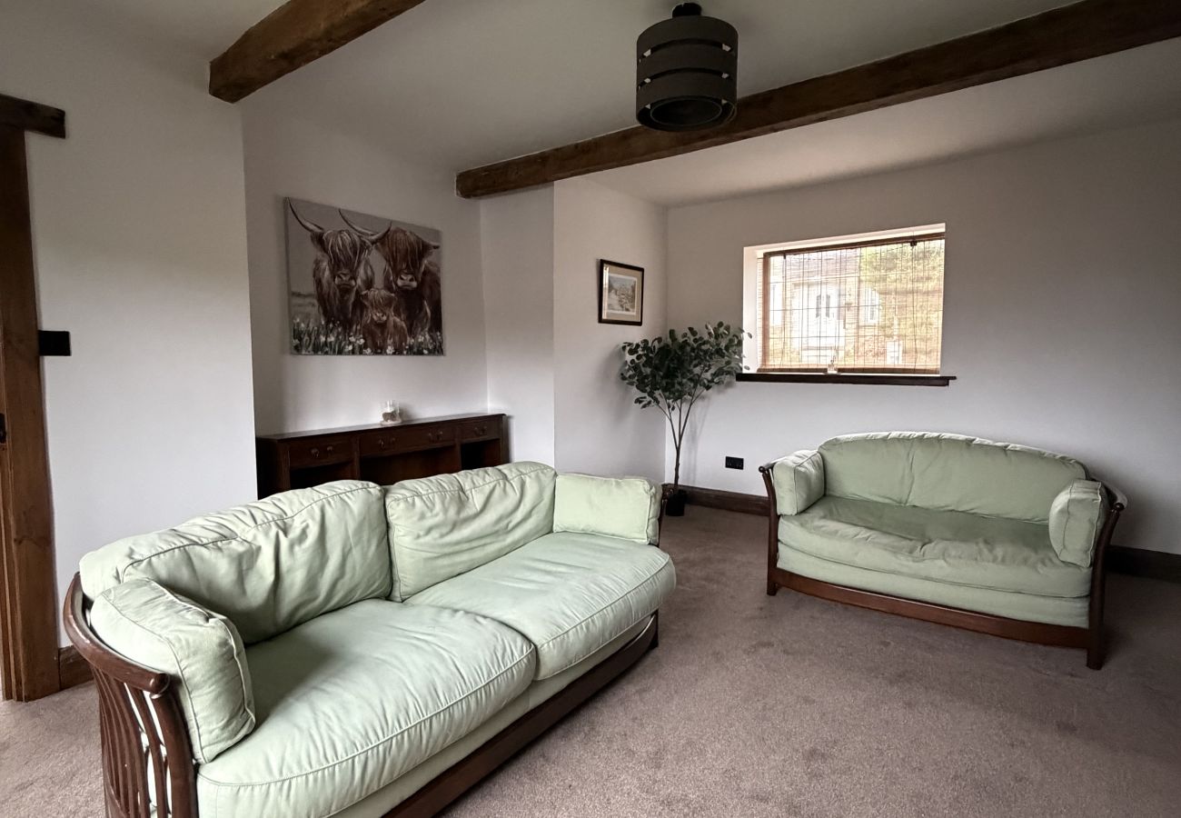 House in Halifax - Bradshaw Cosy 2BR Retreat - Free Parking!