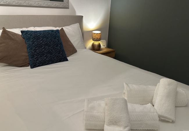 Apartment in Manchester - 2-Bed Flat in West Didsbury Near Fletcher Moss