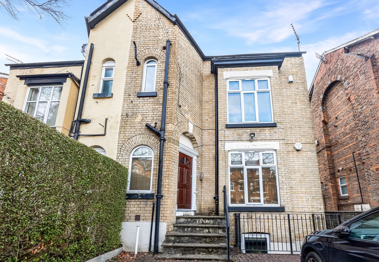 Apartment in Manchester - 2-Bed Flat in West Didsbury Near Fletcher Moss