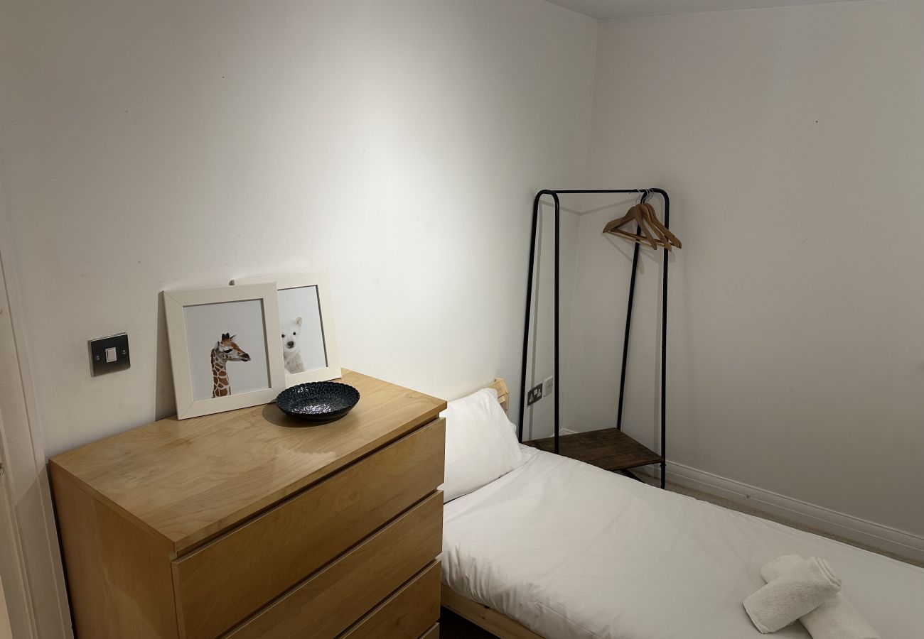 Apartment in Manchester - 2-Bed Flat in West Didsbury Near Fletcher Moss