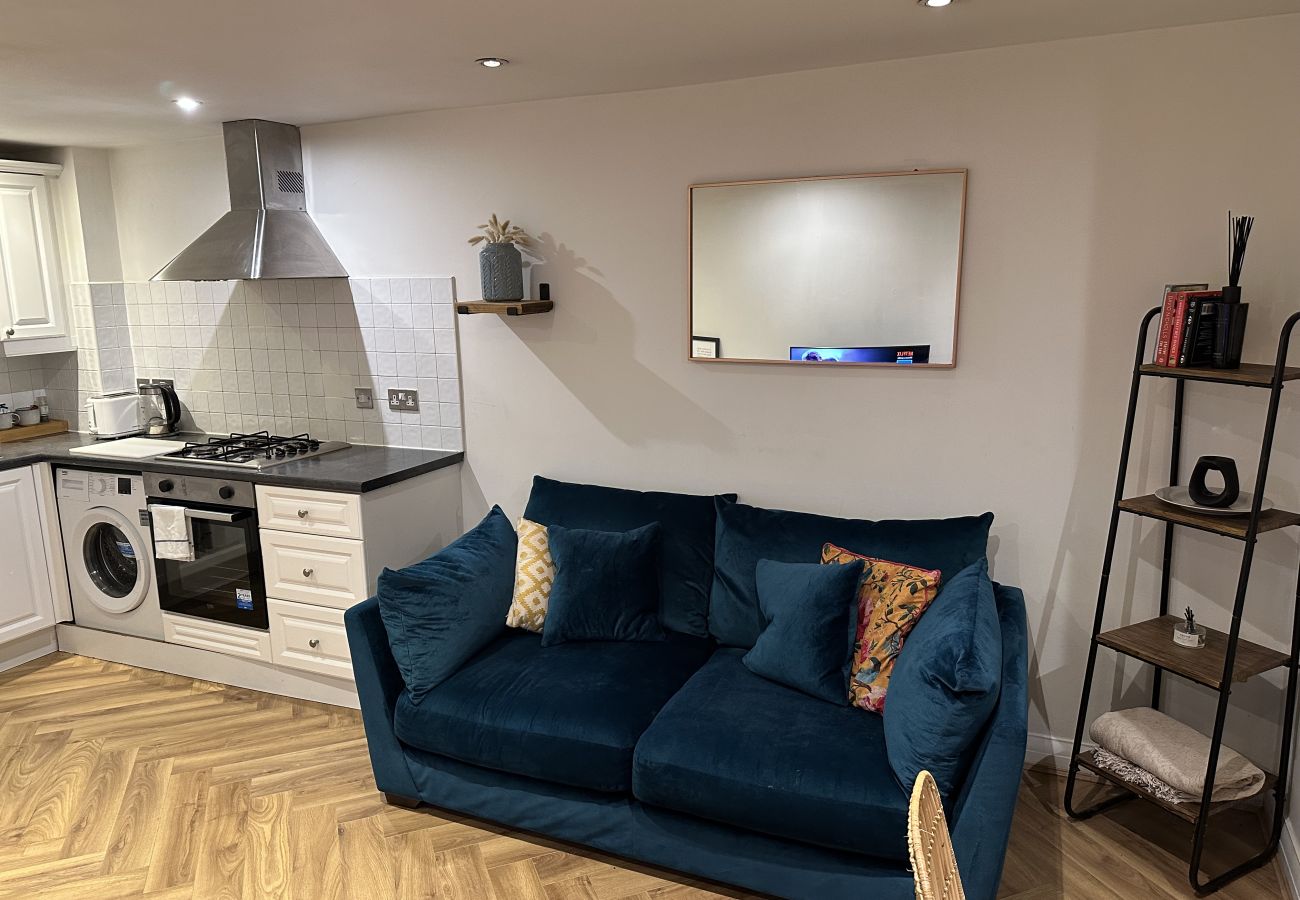 Apartment in Manchester - 2-Bed Flat in West Didsbury Near Fletcher Moss