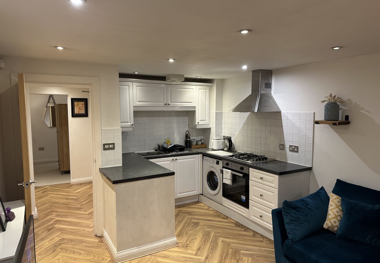 Apartment in Manchester - 2-Bed Flat in West Didsbury Near Fletcher Moss