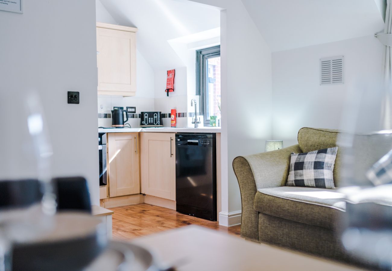 House in Warrington - Spacious 3BR Home - Close to Golf, Sailing & Motorways