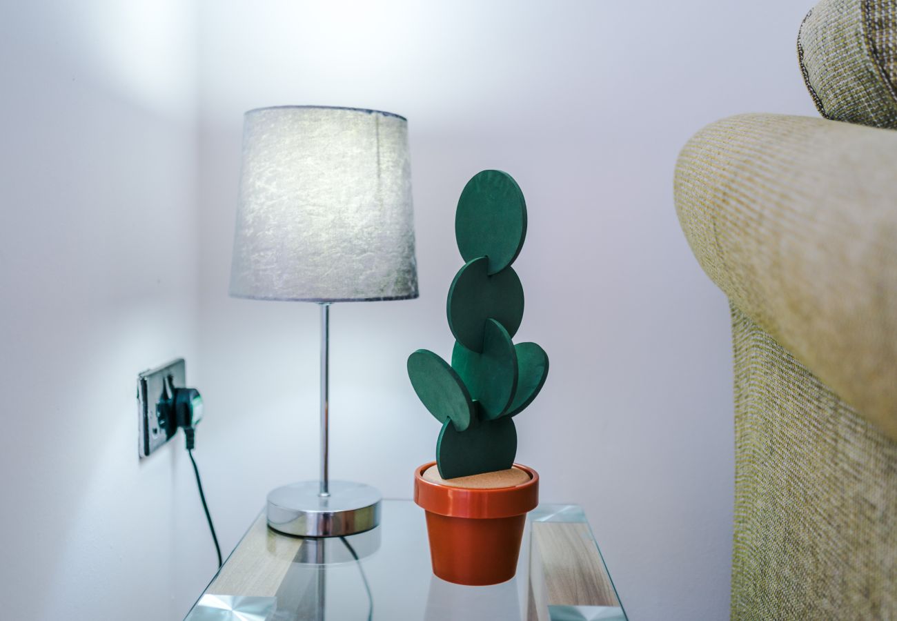 House in Warrington - Spacious 3BR Home - Close to Golf, Sailing & Motorways