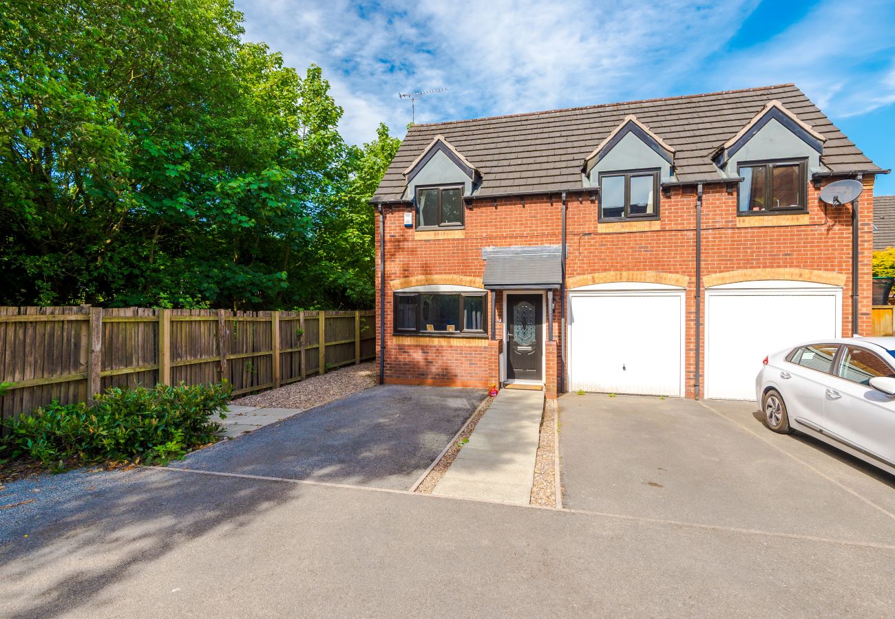 House in Warrington - Spacious 3BR Home - Close to Golf, Sailing & Motorways