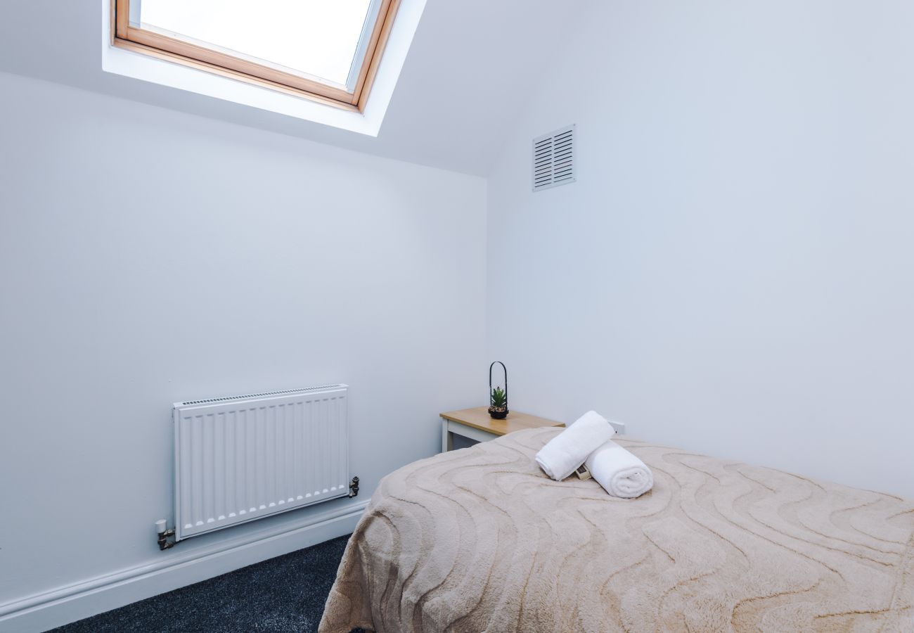 House in Warrington - Spacious 3BR Home - Close to Golf, Sailing & Motorways