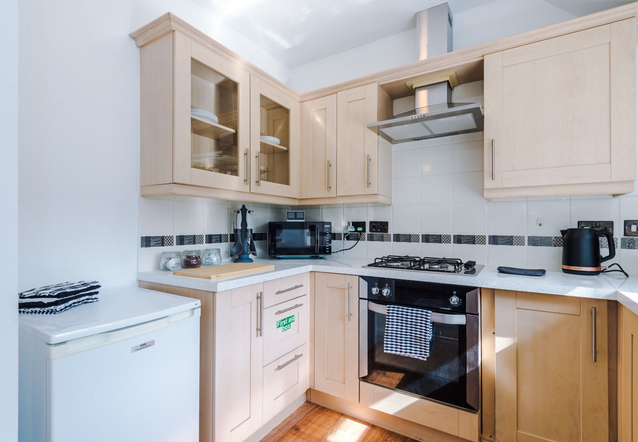 House in Warrington - Spacious 3BR Home - Close to Golf, Sailing & Motorways