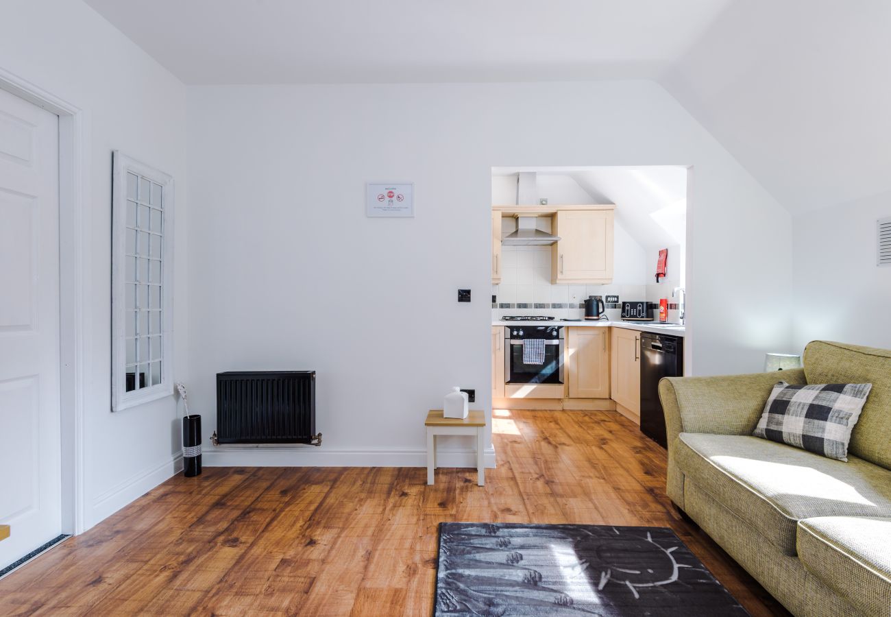 House in Warrington - Spacious 3BR Home - Close to Golf, Sailing & Motorways