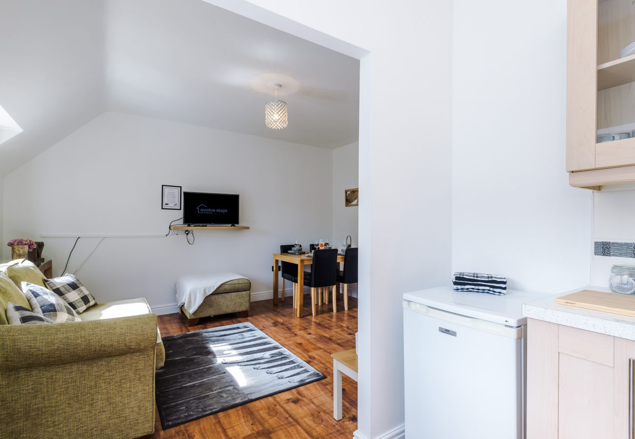 House in Warrington - Spacious 3BR Home - Close to Golf, Sailing & Motorways