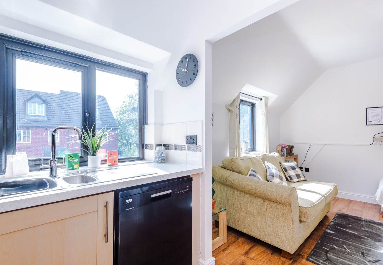 House in Warrington - Spacious 3BR Home - Close to Golf, Sailing & Motorways