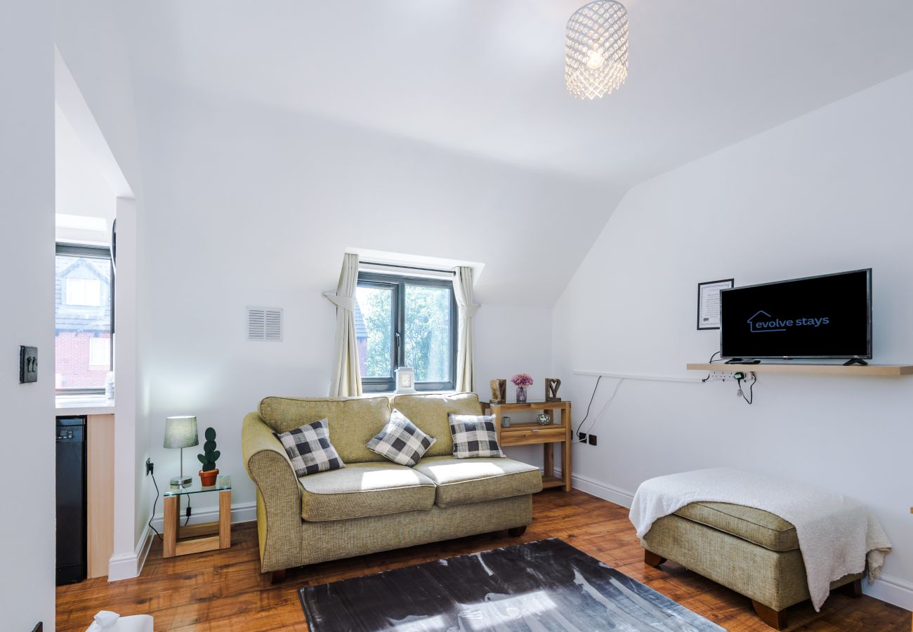 House in Warrington - Spacious 3BR Home - Close to Golf, Sailing & Motorways