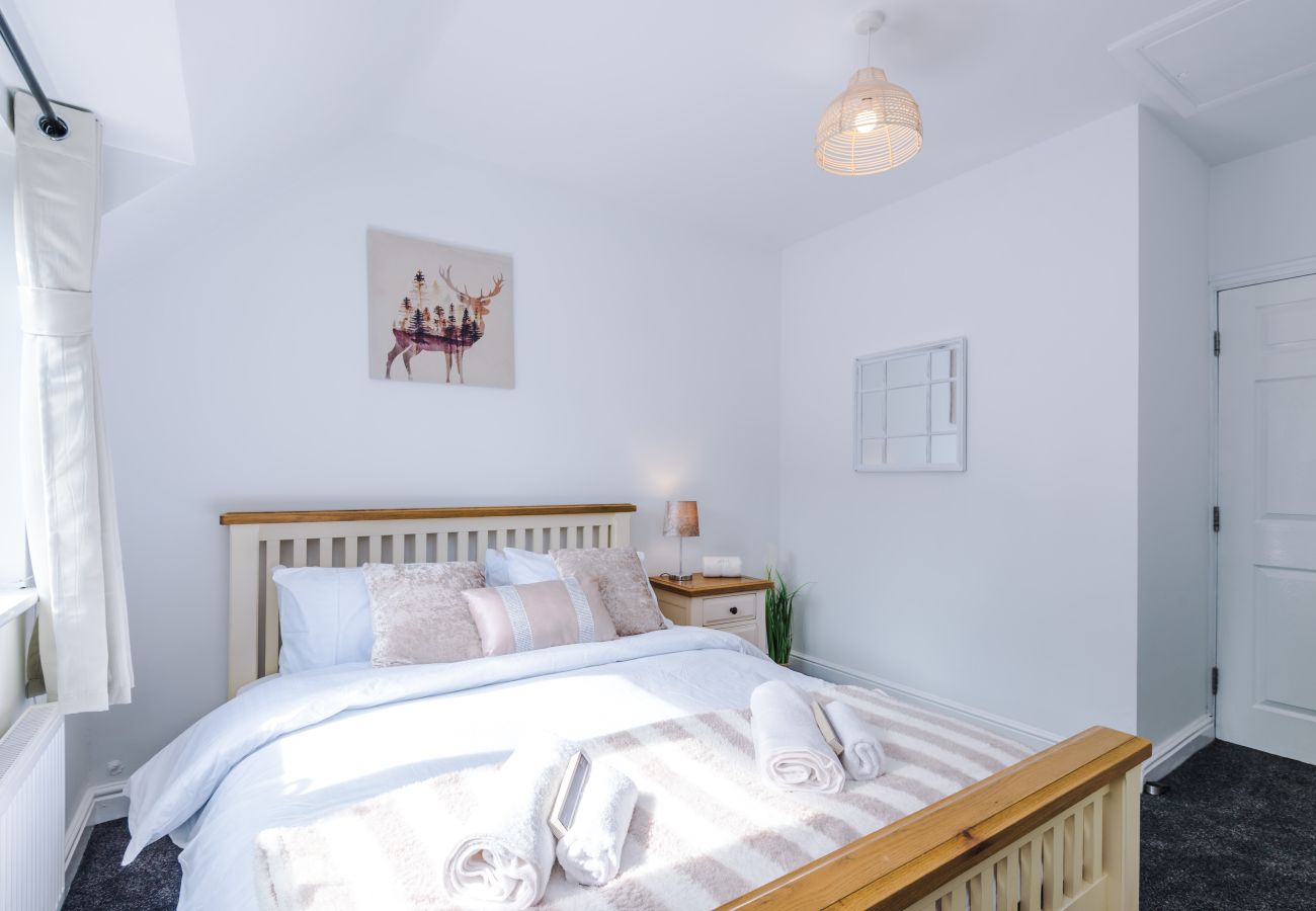 House in Warrington - Spacious 3BR Home - Close to Golf, Sailing & Motorways