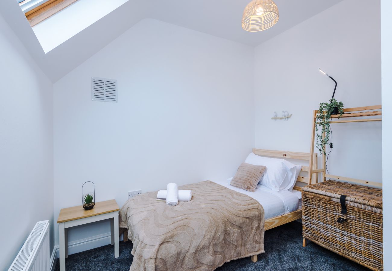 House in Warrington - Spacious 3BR Home - Close to Golf, Sailing & Motorways