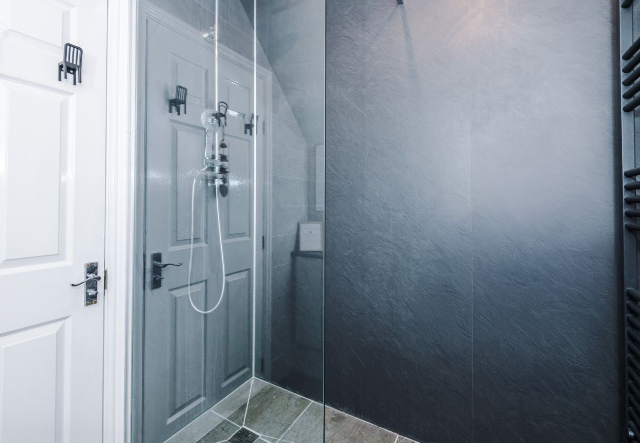 House in Warrington - Spacious 3BR Home - Close to Golf, Sailing & Motorways