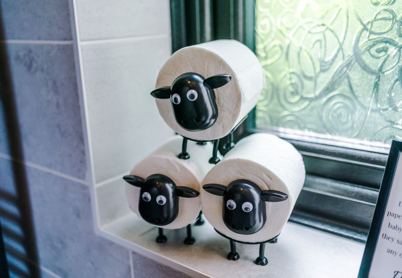 House in Warrington - Spacious 3BR Home - Close to Golf, Sailing & Motorways