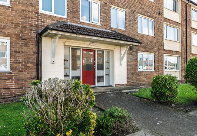 Apartment in Speke - Cosy Speke 3Bed Retreat with Free Parking