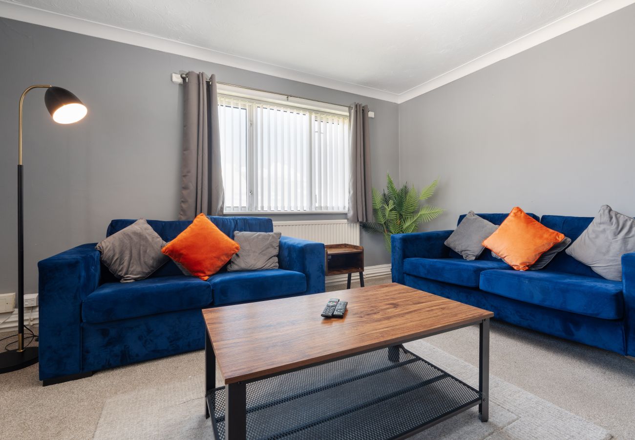 Apartment in Speke - Cosy Speke 3Bed Retreat with Free Parking