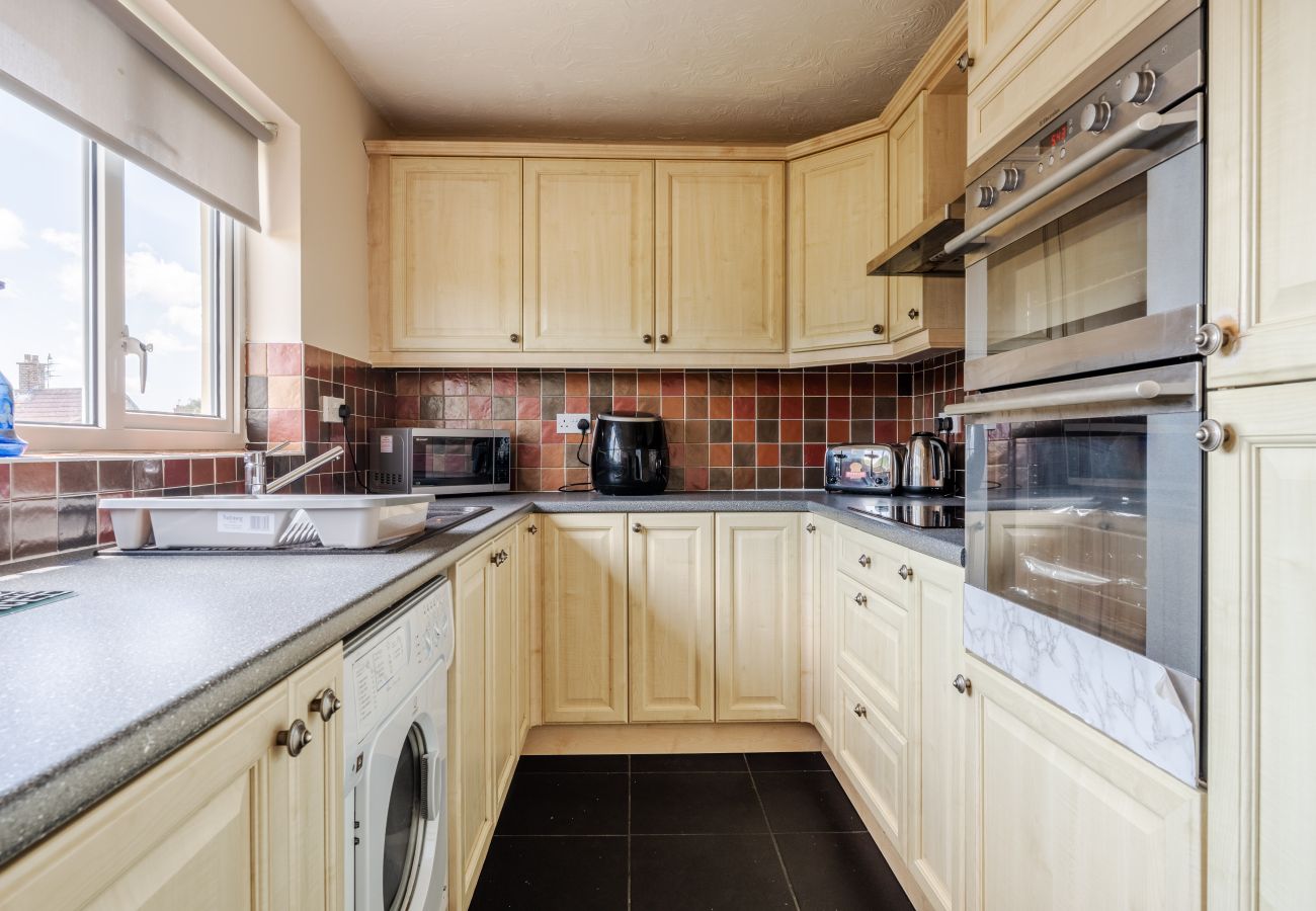 Apartment in Speke - Cosy Speke 3Bed Retreat with Free Parking