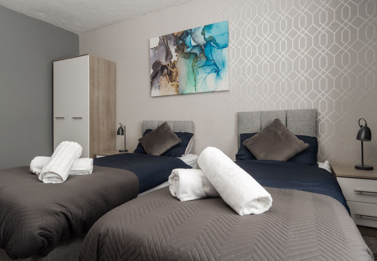 Apartment in Speke - Cosy Speke 3Bed Retreat with Free Parking