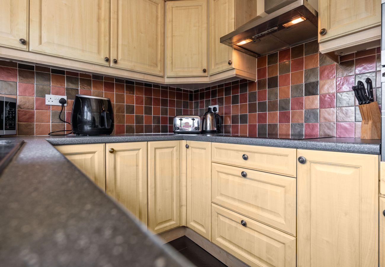 Apartment in Speke - Cosy Speke 3Bed Retreat with Free Parking