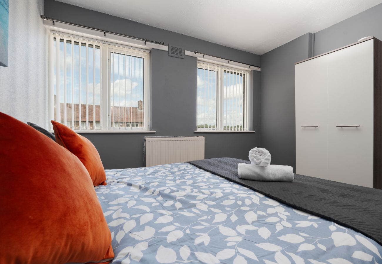 Apartment in Speke - Cosy Speke 3Bed Retreat with Free Parking