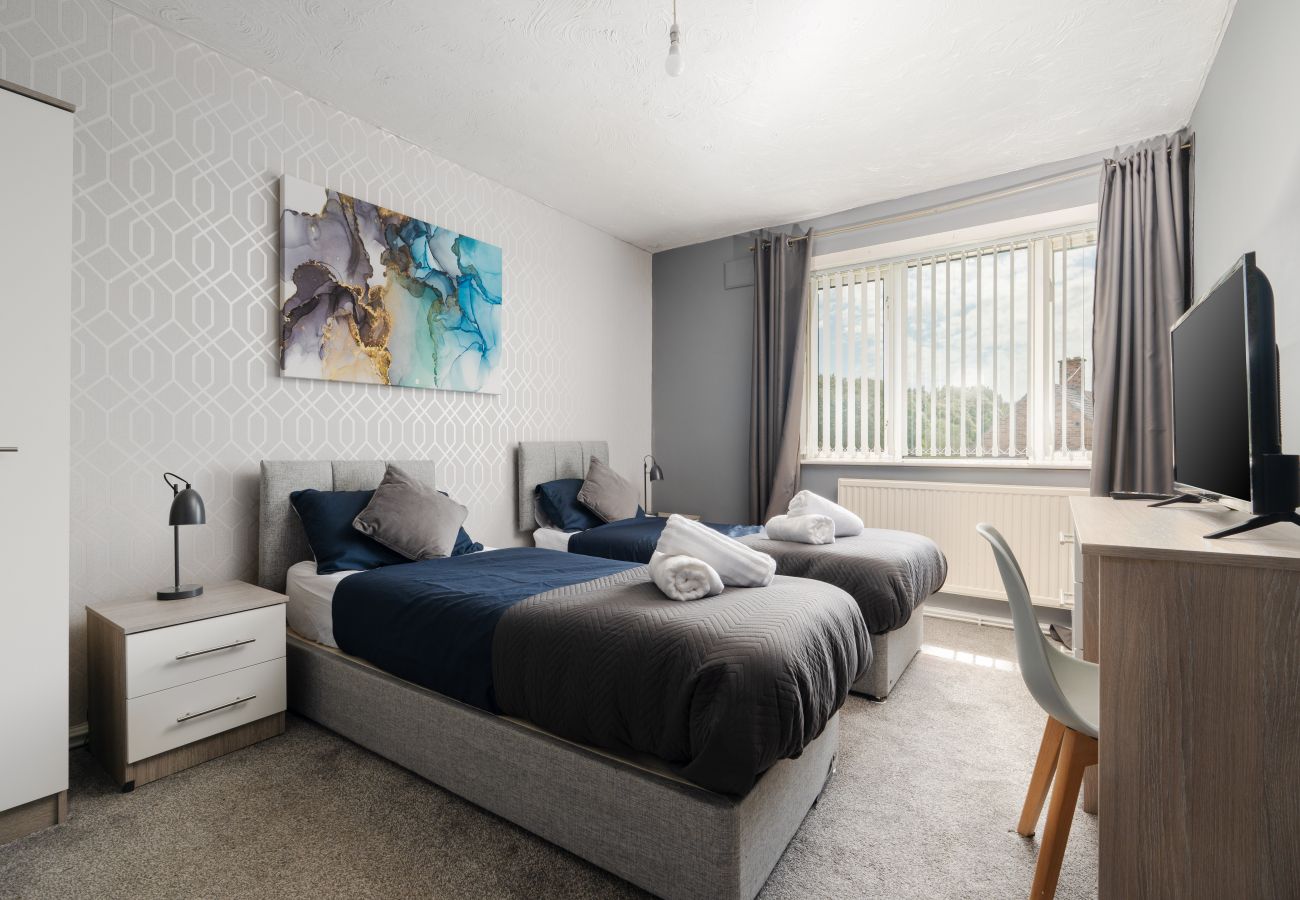 Apartment in Speke - Cosy Speke 3Bed Retreat with Free Parking