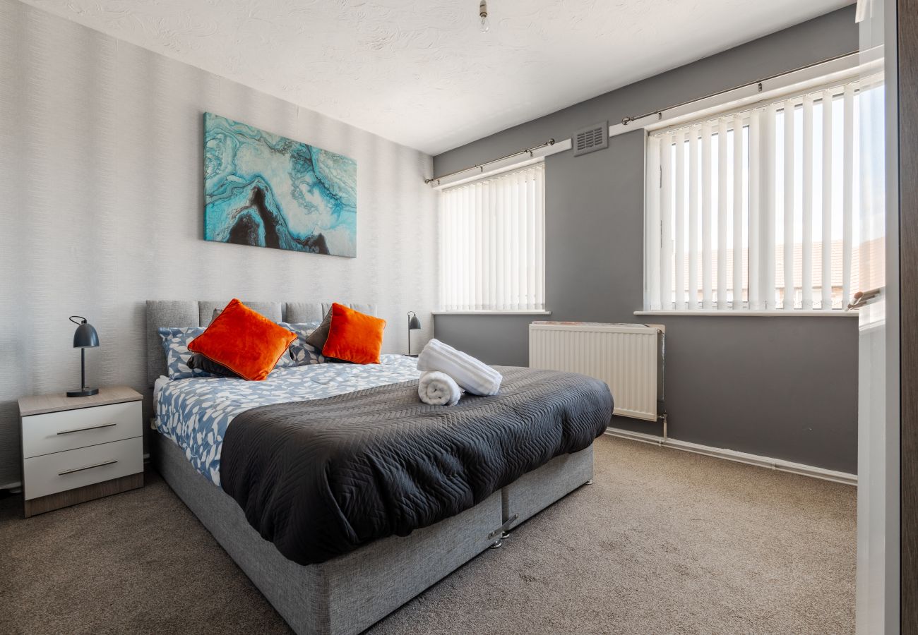 Apartment in Speke - Cosy Speke 3Bed Retreat with Free Parking