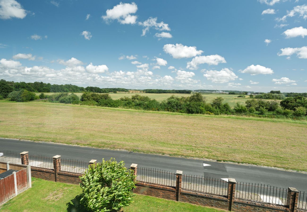 Apartment in Speke - Cosy Speke 3Bed Retreat with Free Parking