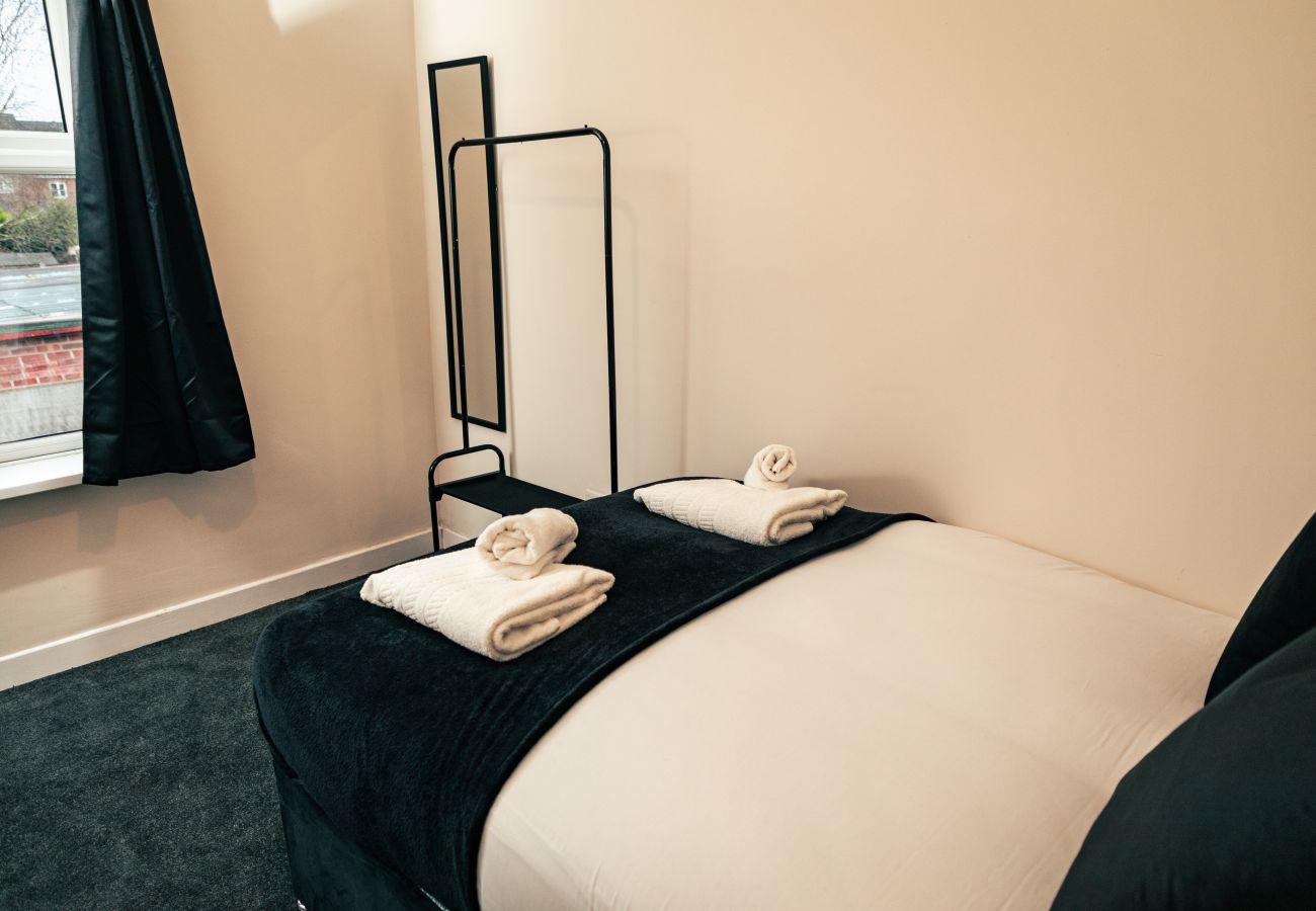 House in Manchester - Ashton Parkside 2BR Escape near Transport Links