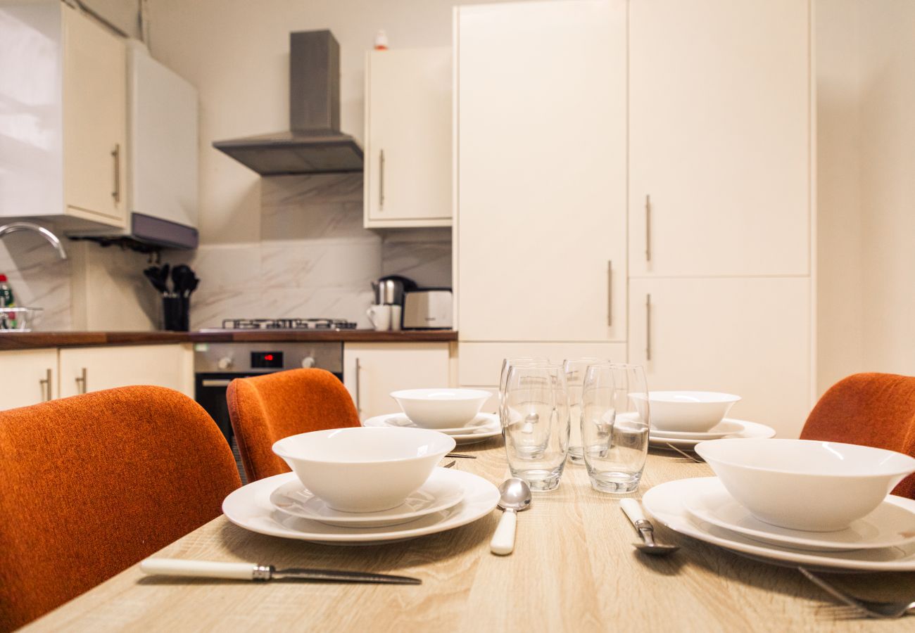 House in Manchester - Ashton Parkside 2BR Escape near Transport Links