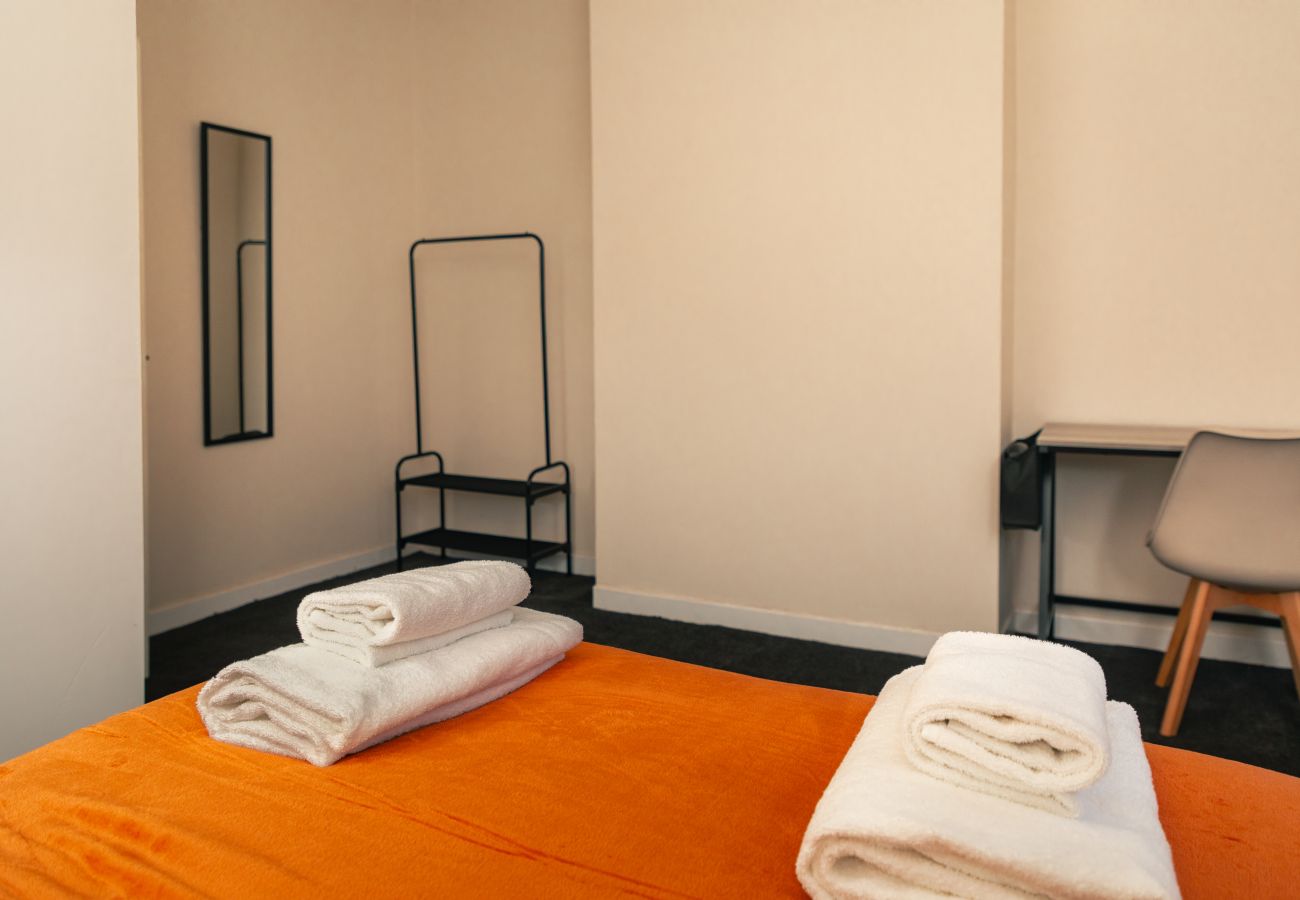 House in Manchester - Ashton Parkside 2BR Escape near Transport Links