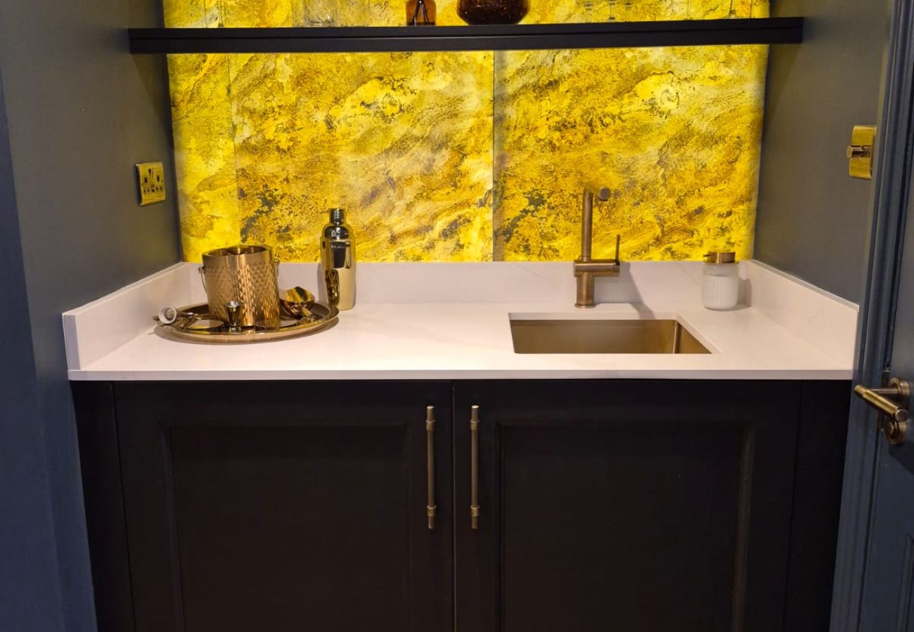 House in Manchester - Manchester Music Lover’s Dream 3 Bed House with Games  Room