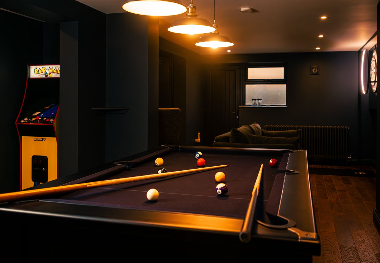House in Manchester - Manchester Music Lover’s Dream 3 Bed House with Games  Room