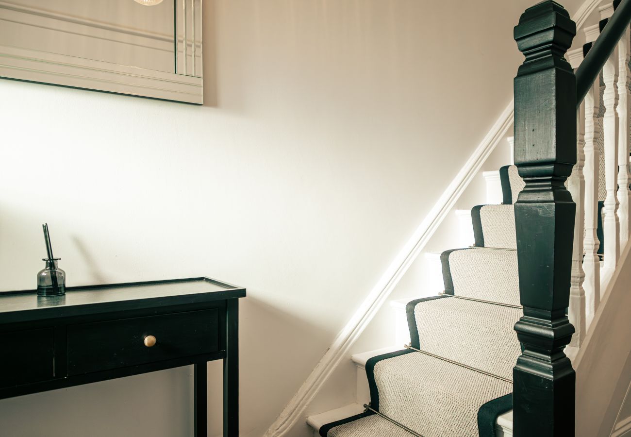 House in Manchester - Manchester Music Lover’s Dream 3 Bed House with Games  Room