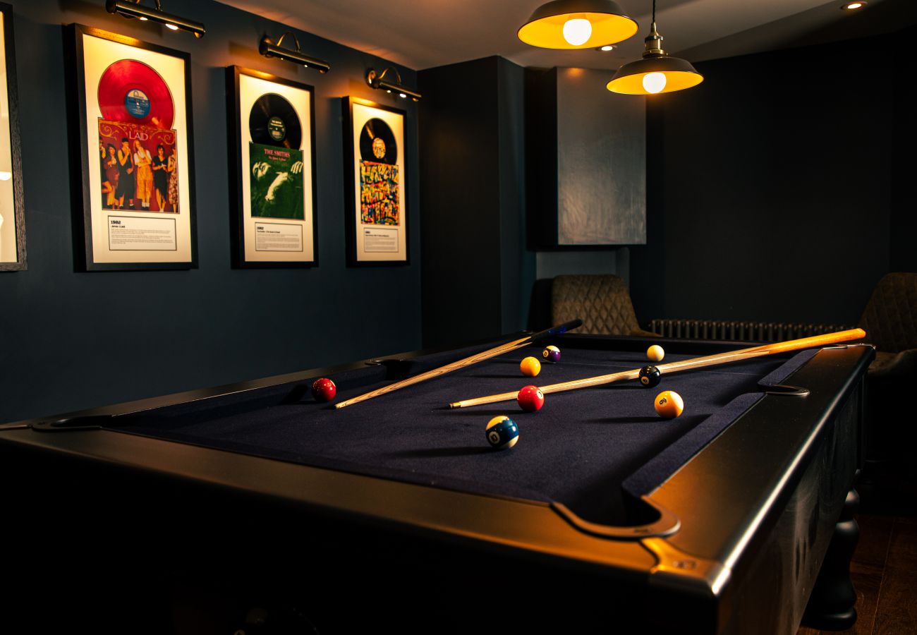 House in Manchester - Manchester Music Lover’s Dream 3 Bed House with Games  Room