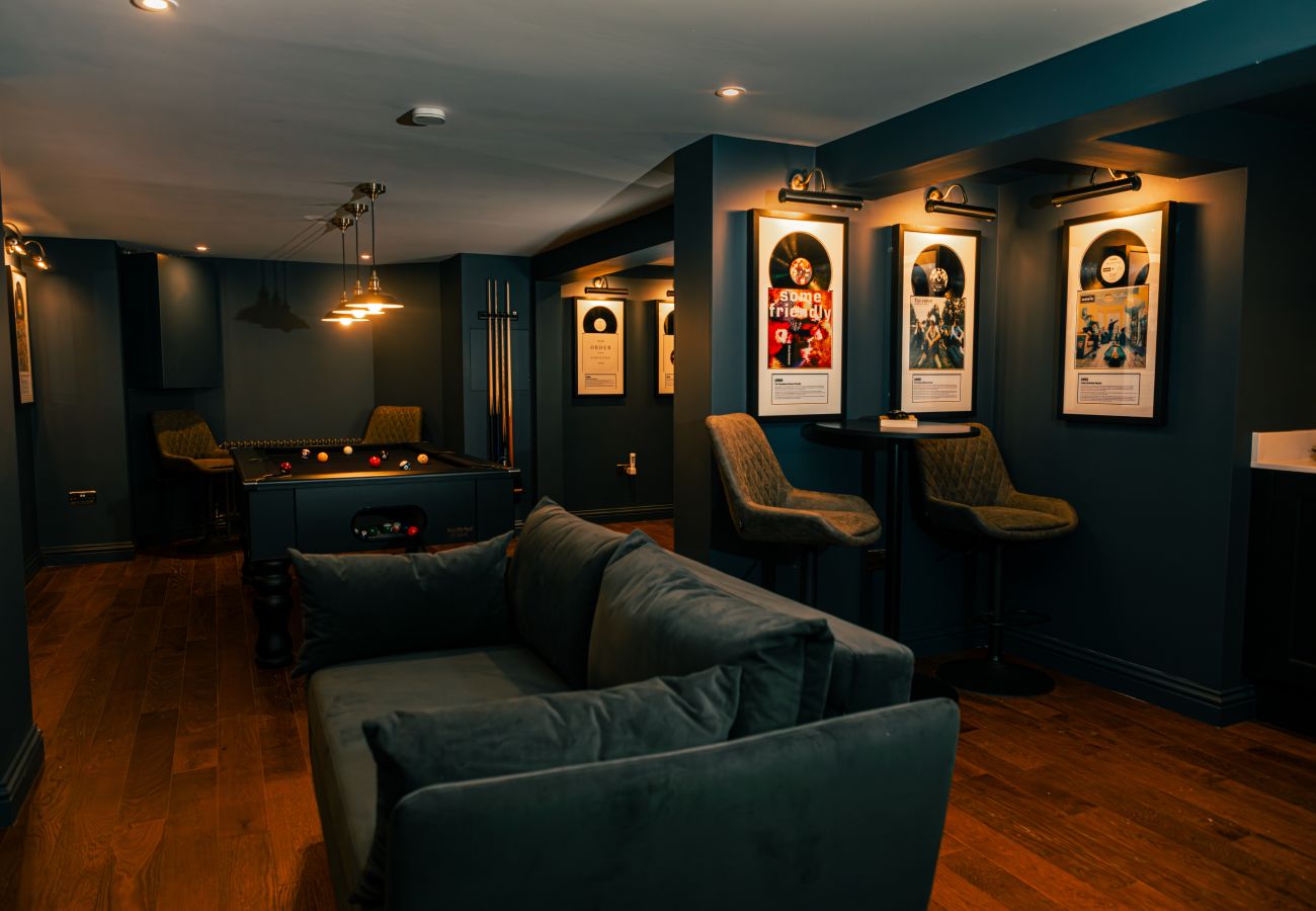 House in Manchester - Manchester Music Lover’s Dream 3 Bed House with Games  Room