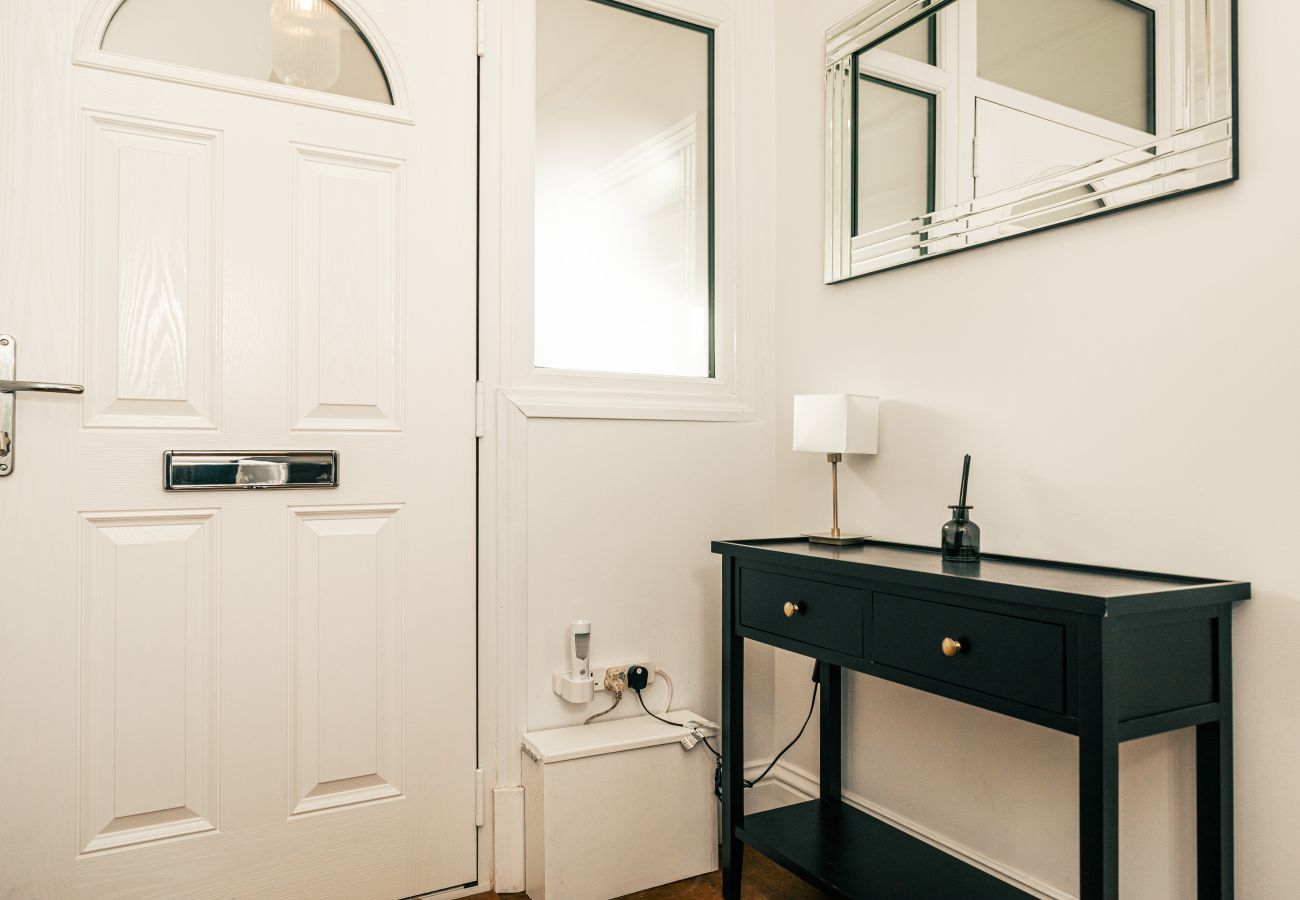 House in Manchester - Manchester Music Lover’s Dream 3 Bed House with Games  Room