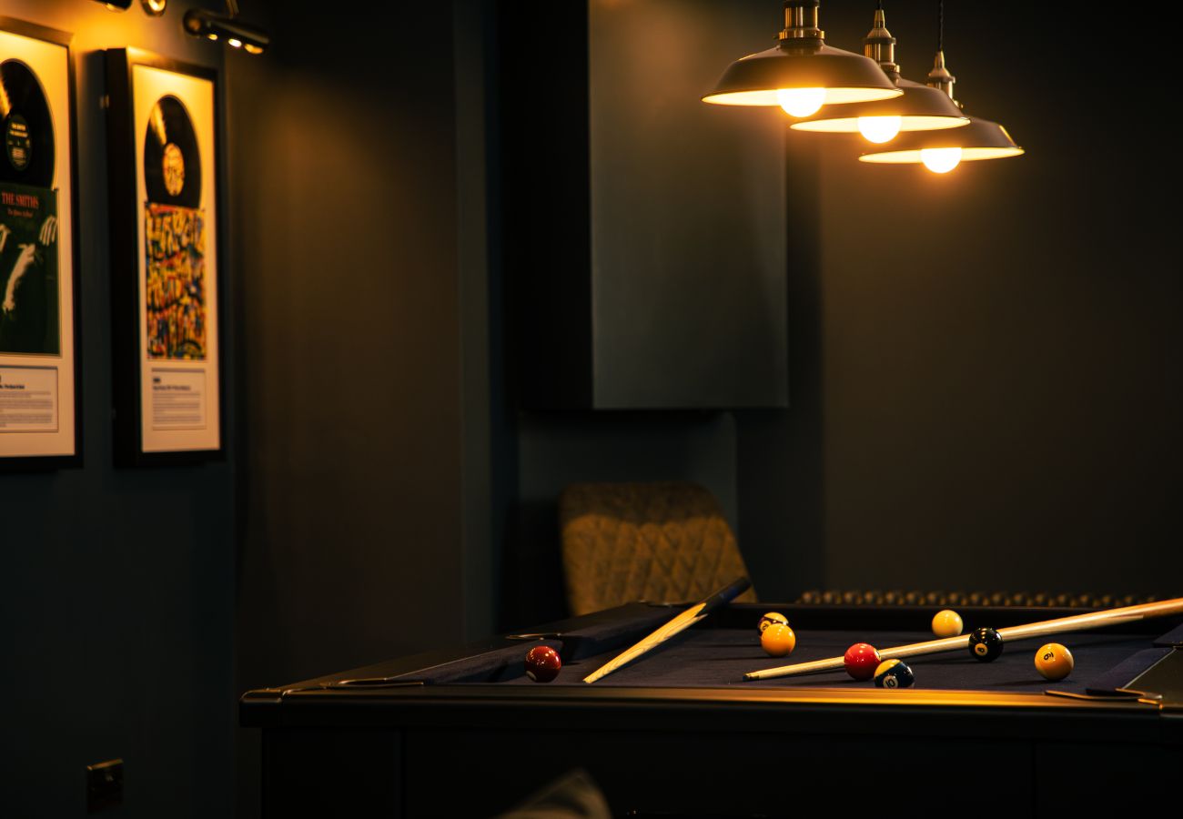 House in Manchester - Manchester Music Lover’s Dream 3 Bed House with Games  Room