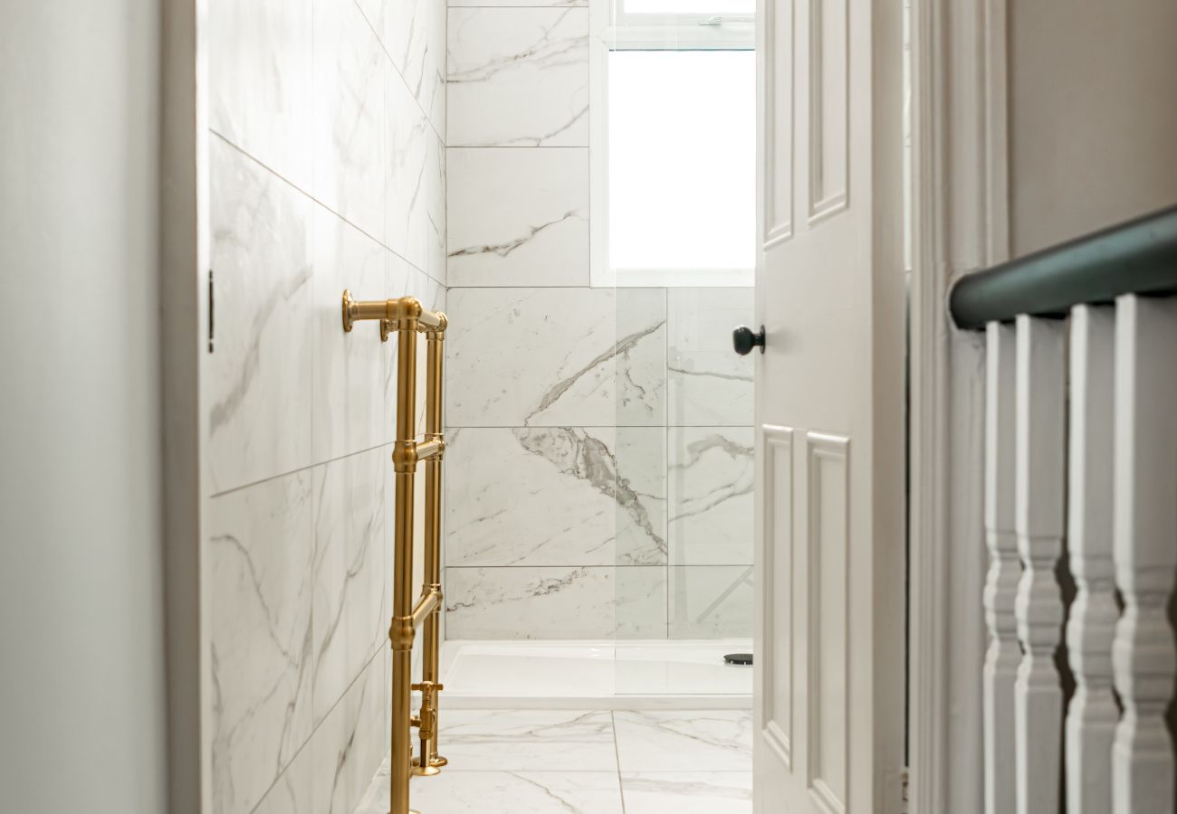 House in Manchester - Manchester Music Lover’s Dream 3 Bed House with Games  Room