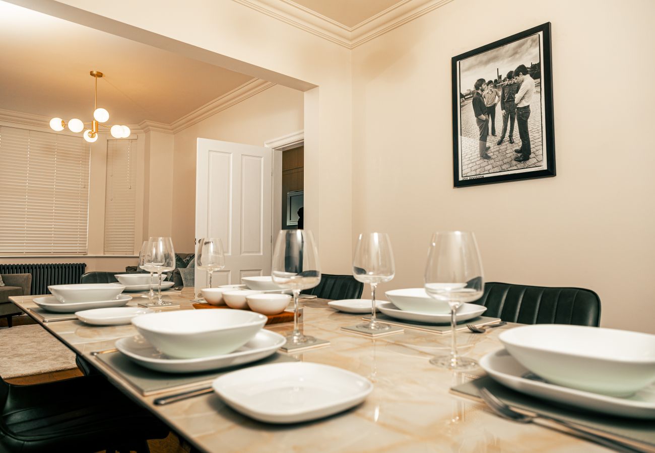 House in Manchester - Manchester Music Lover’s Dream 3 Bed House with Games  Room